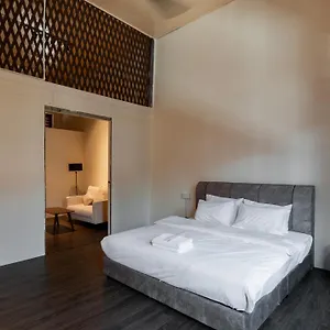 Guest house Melayu By Aayu - 10 Mins Walk To 1st Avenue Mall, George Town