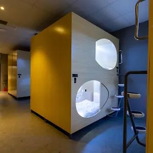 Capsule hotel Resthub, George Town
